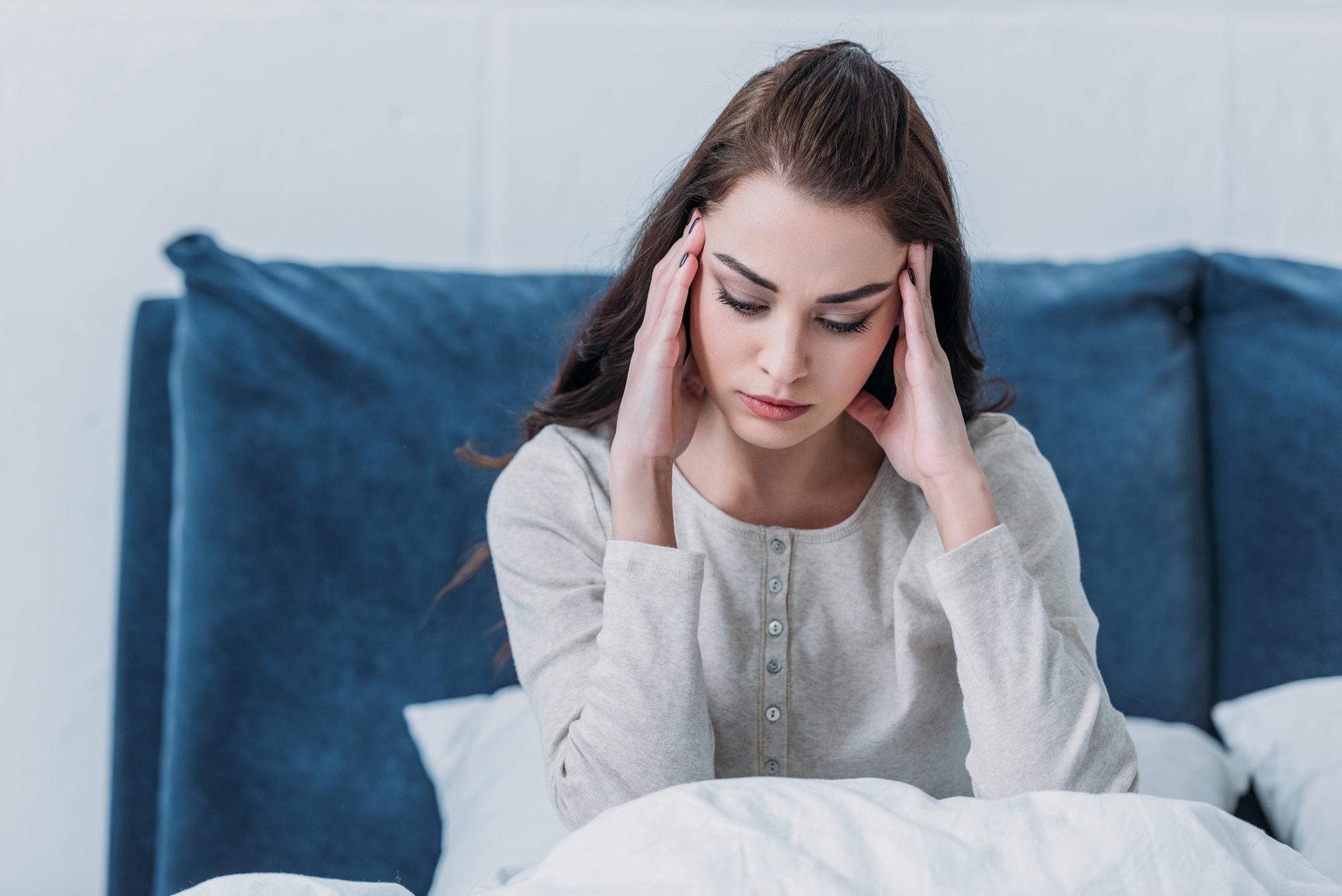 Waking Up With Eye Pain And Headache - The Causes & Treatment Options