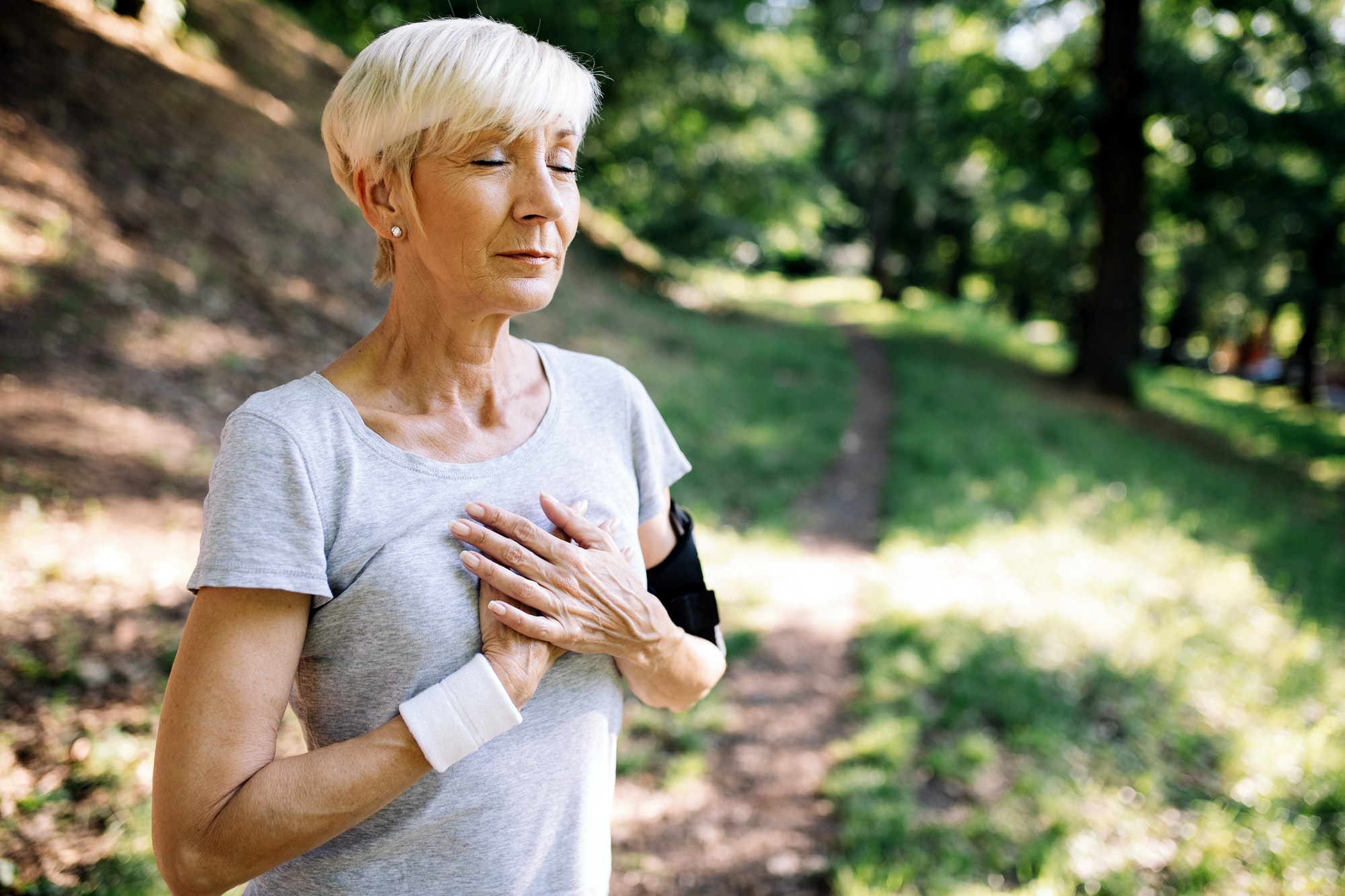 female-chest-pain-left-side-10-proven-causes-of-this-pain