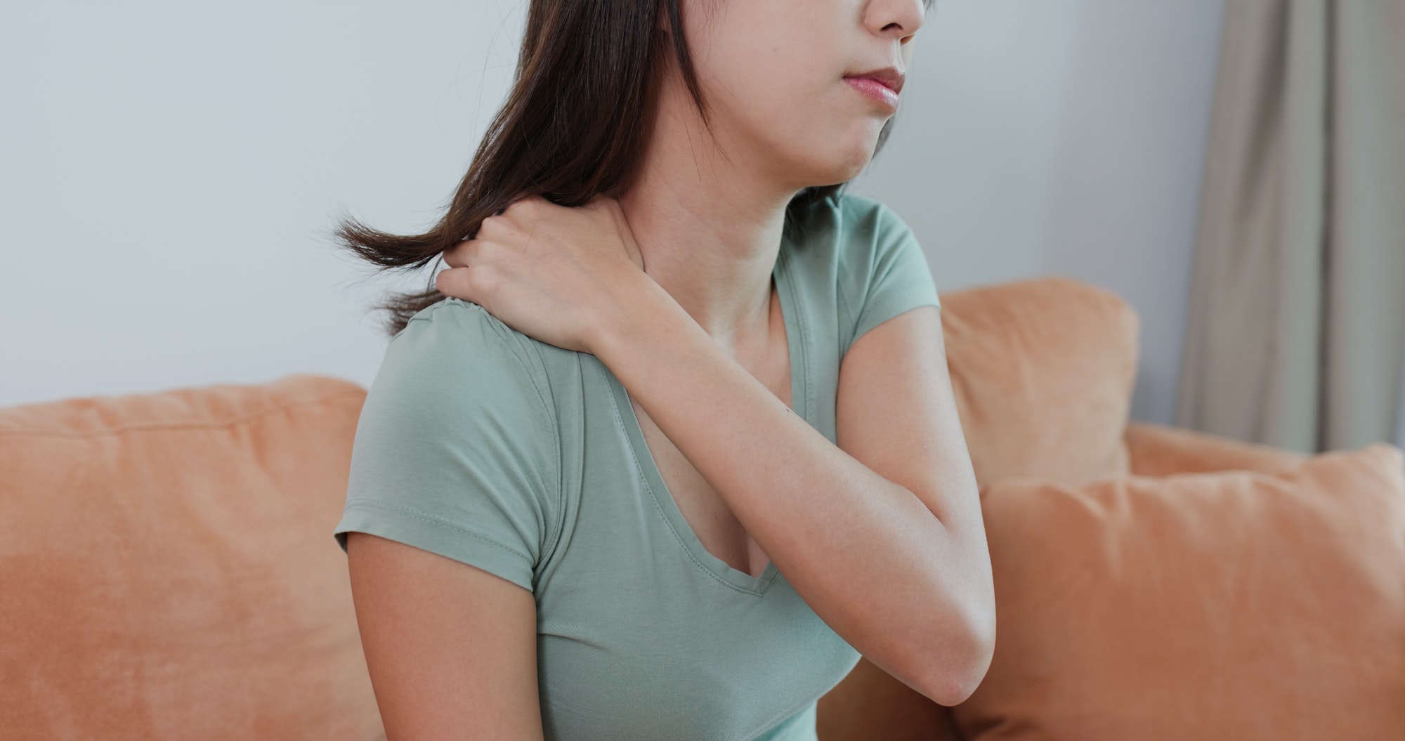 Back Pain Between Shoulder Blades - 13 Proven Methods For Relief