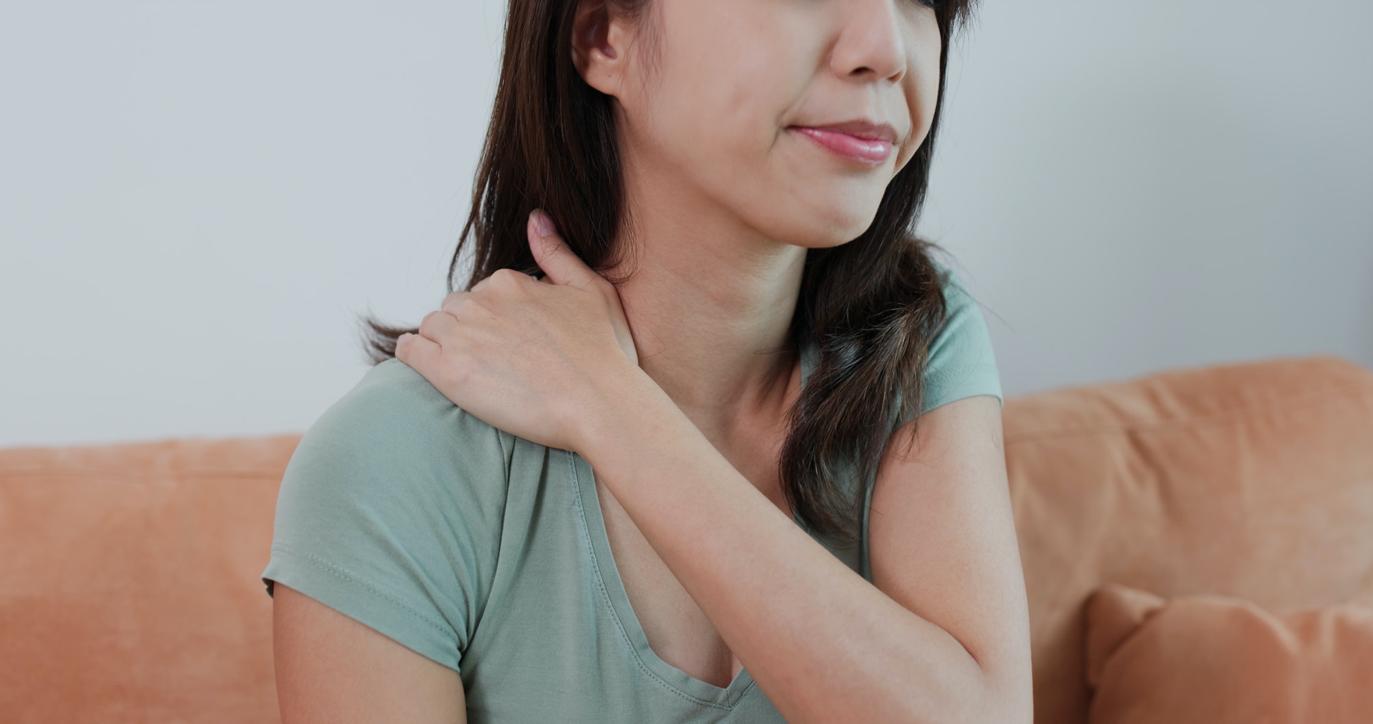 Pain Beneath Shoulder Blade | The Cause & Treatments