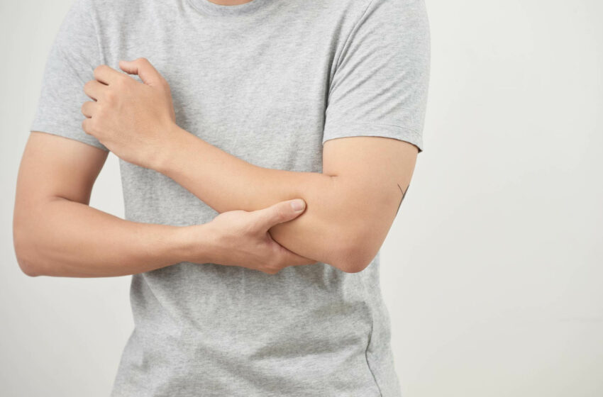  Pain in Right Arm: 12 Common Causes & Home Remedies