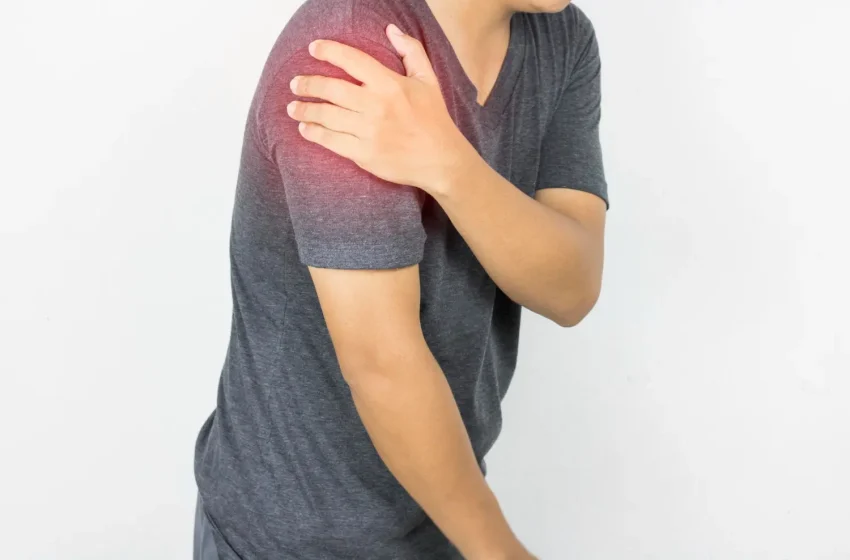  Left Shoulder Pain: Top 8 Causes & Remedies